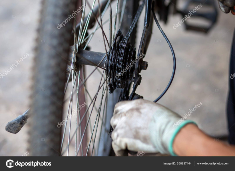 depositphotos-550837444-stock-photo-bicycle-chain-sprockets-impregnated-slippery